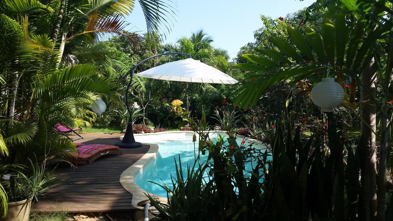 Maison Meublee Avec Piscine Pres Du Lagon ลาซาลีน เลอแบ็ง ภายนอก รูปภาพ