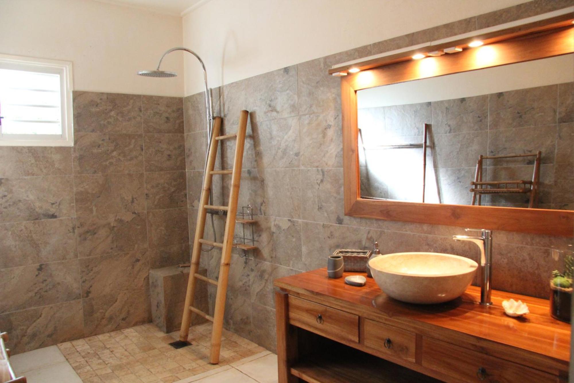 Maison Meublee Avec Piscine Pres Du Lagon ลาซาลีน เลอแบ็ง ภายนอก รูปภาพ