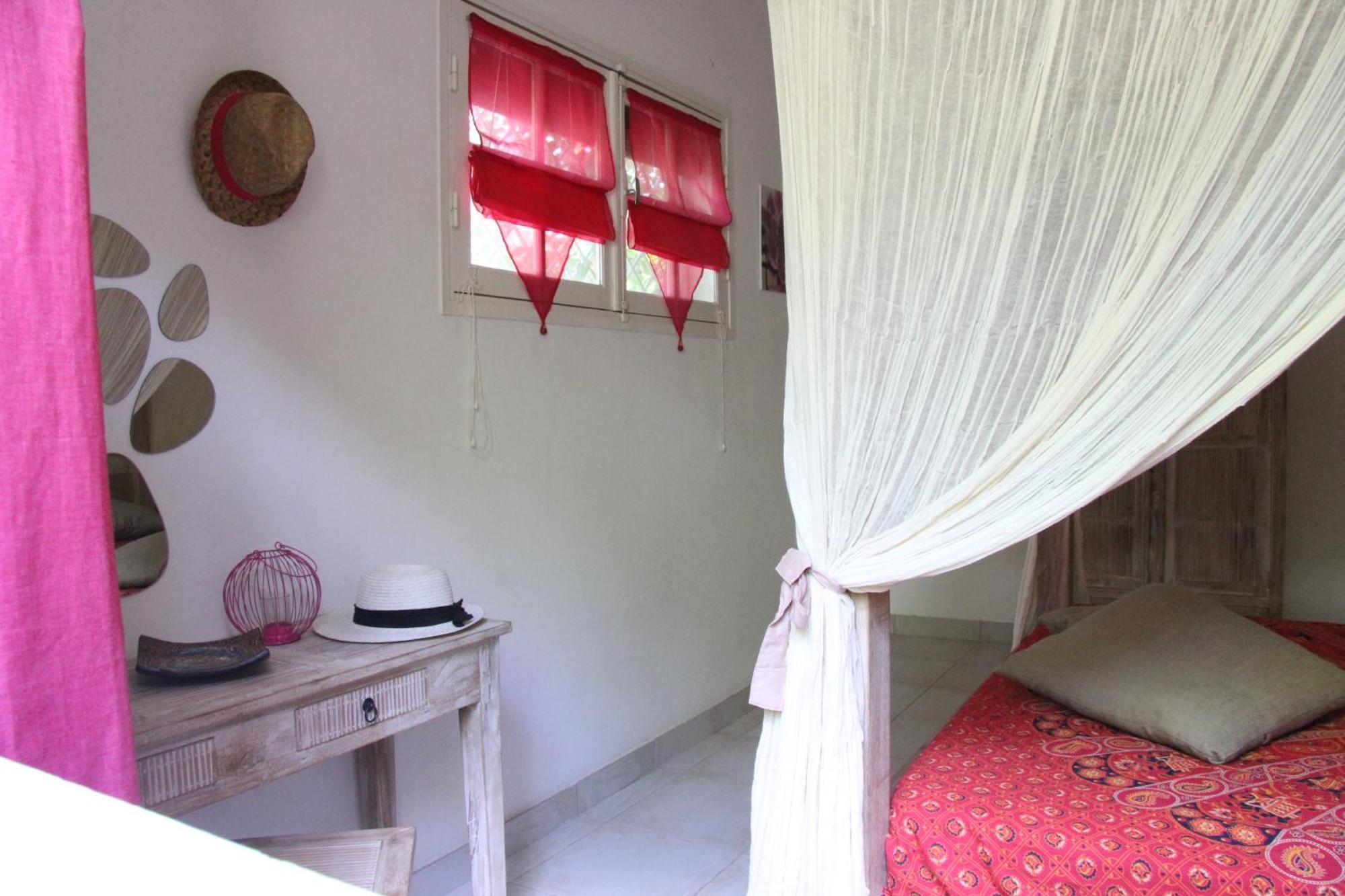 Maison Meublee Avec Piscine Pres Du Lagon ลาซาลีน เลอแบ็ง ภายนอก รูปภาพ